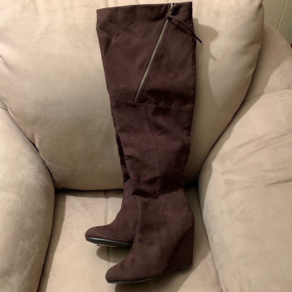 NWT Brown Thigh High/ Over the Knee Boots Size 9 - Picture 1 of 3